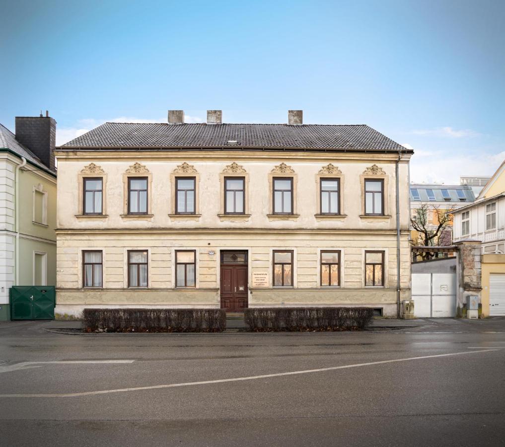 City Appartement Wagram Am Hauptbahnhof Санкт-Пёльтен Экстерьер фото