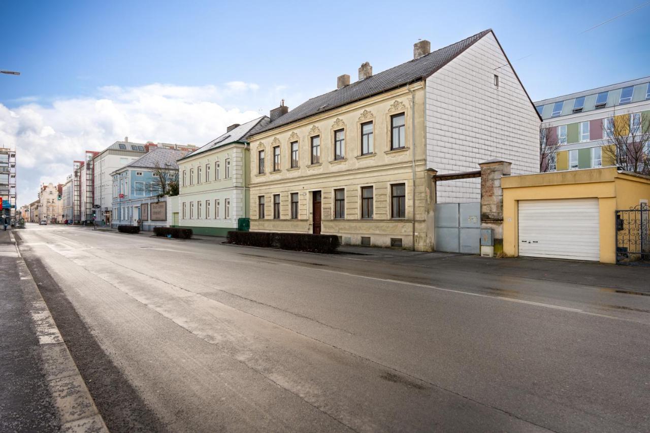 City Appartement Wagram Am Hauptbahnhof Санкт-Пёльтен Экстерьер фото
